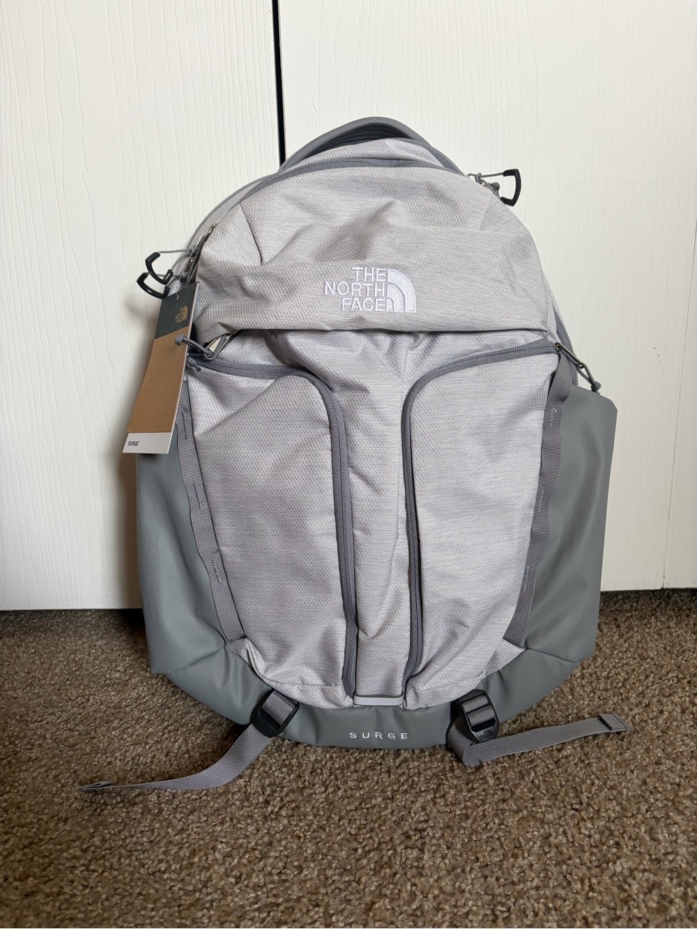 NWT The North Face Women’s Surge Backpack White Metallic Melange-Mid Grey 🤍🩶